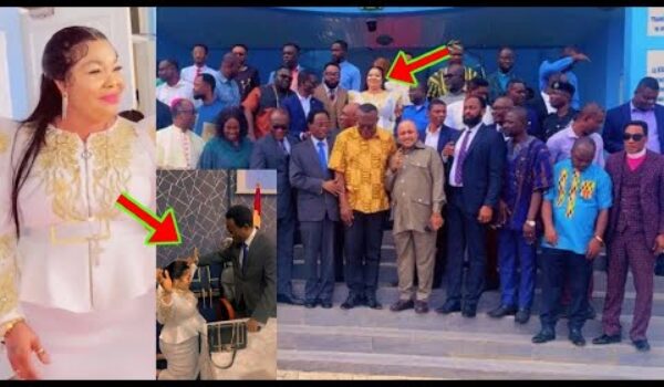 Ghana Top Pastors Meets For Peace Election: Agradaa Spotted, As Apostle Opoku Onyinah Deliv£red Her