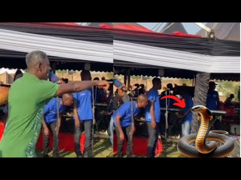 Read more about the article Watch Shøcking Moment A Big Snake Appears At Agya Koo’s Program