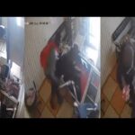 CCTV Footage Of How Momo Vendor Wr£stled With Arm£d R0bbers Who Att@cked Him