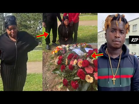Read more about the article Awww😥Check What Adwenpahene’s Wife Visits Her Husband’s Grave To Tell Him To Do For Her