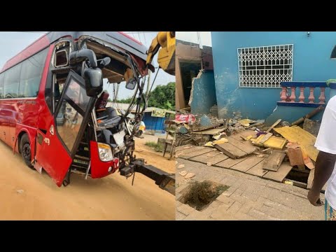 Read more about the article Mini Bus Fails Breák And Cru$hes Momo Vendor To De@th In Takoradi, Western Region, Watch Sad Video