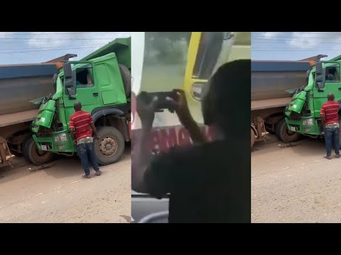 Read more about the article Truck Conductor Films His Dem!se As They Cr@shed Into Abandoned Vehicle