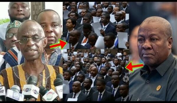 See How Plenty Pastors Have Stormed President Mahama’s Office To Deliver Their Prophecies