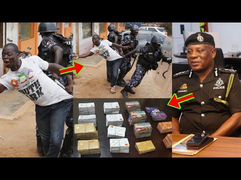 Read more about the article Nigerian Man Arrested With Over 600 Stolen ATM Cards As He Reveals Where He Got Them