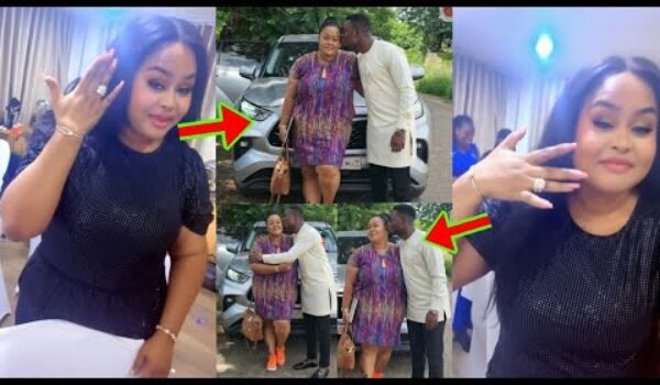 Vivian Jill Is Married? As She Happily Shows Her Wedding Ring And Speaks