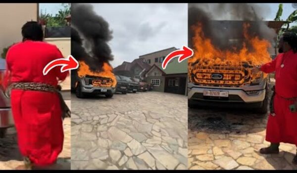 Ajagurajah y3 Fake; Ajagurajah Agye N’aniso After Showing His Fleet Of Cars To Prove His Power