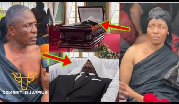 Watch How Abusuapanin Tupac Covered Daddy Lumba’s Face In His Cask£t