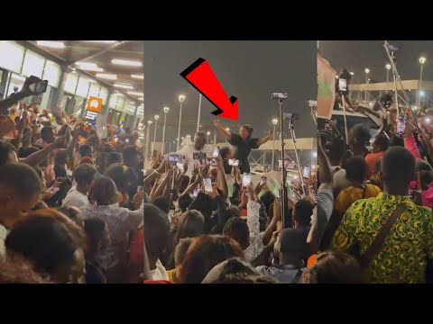 Read more about the article Uncountable People! Massive Welcome For Maame Akosua Serwaa In Kumasi Shocks Everyone