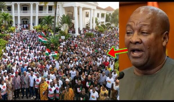 Prez. Mahama Sh0cked, As Over Ten Thousand People Storm His Residence, Their Reason Shocks Him