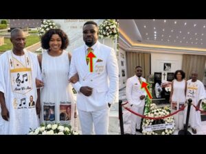 Watch How Sarkodie Joined Odo Broni Abusuapanin To Celebrate Daddy Lumbas 1 Year Anniversary 300x225